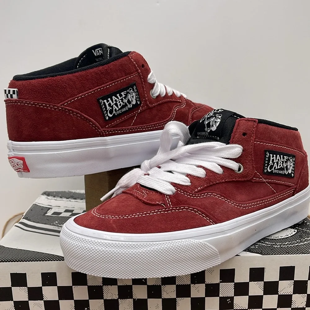 Vans Men’s Skate Half Cab
Pig Suede Brick
VN0A5KYABRI Sneakers - Picture 8 of 16